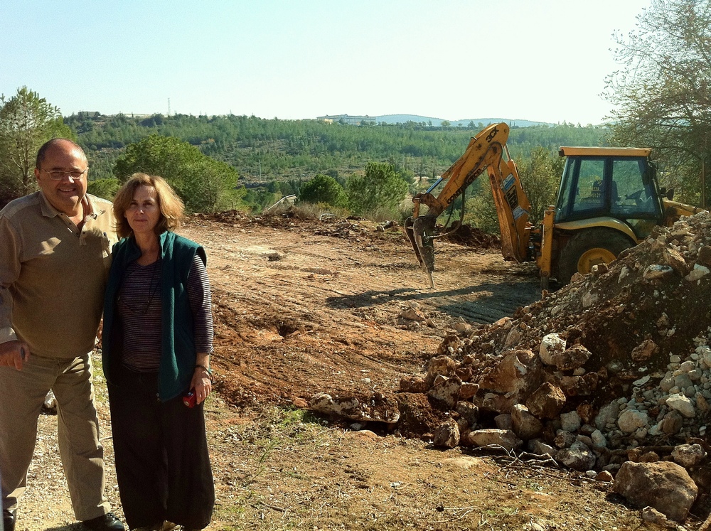 "שובו של ליכטר". יעקב ושָני באתר הבניה הטרי. 26/11/11